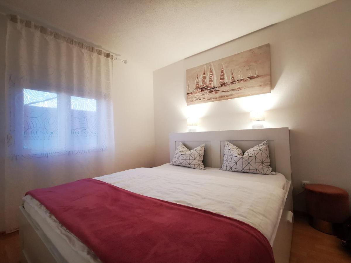 Villa Mala Vala #1 - Seeview - 80 Qm - 2 Sz - 4 Pers Trogir Exterior photo