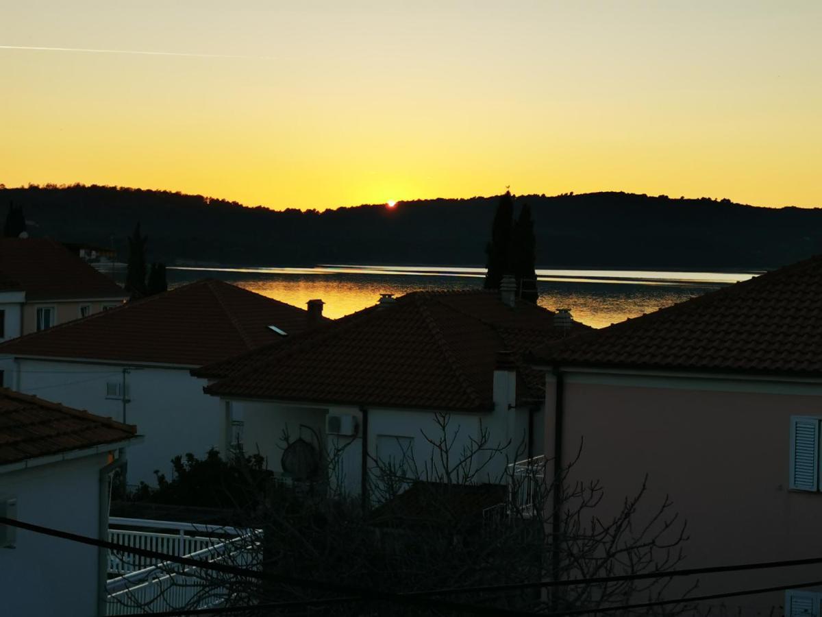 Villa Mala Vala #1 - Seeview - 80 Qm - 2 Sz - 4 Pers Trogir Exterior photo
