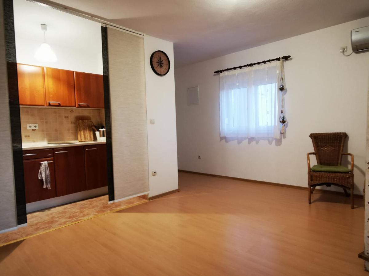 Villa Mala Vala #1 - Seeview - 80 Qm - 2 Sz - 4 Pers Trogir Exterior photo